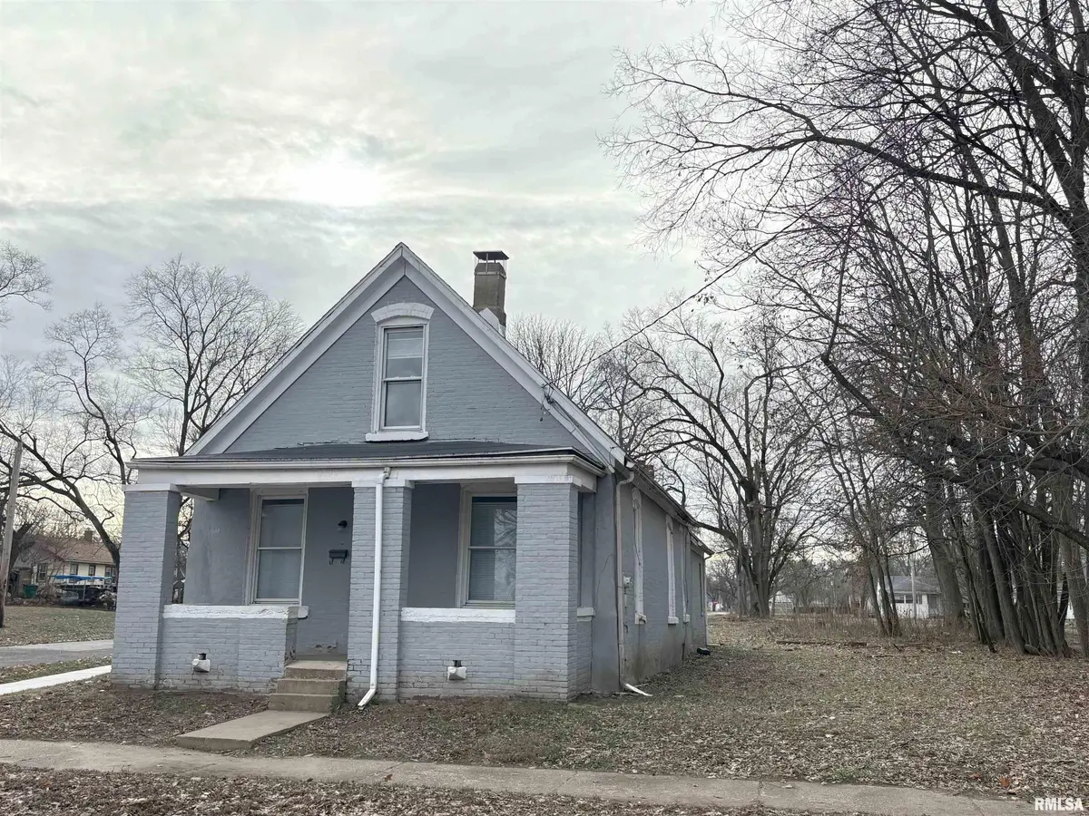 2700 W MARQUETTE ST, Peoria, IL 61605
