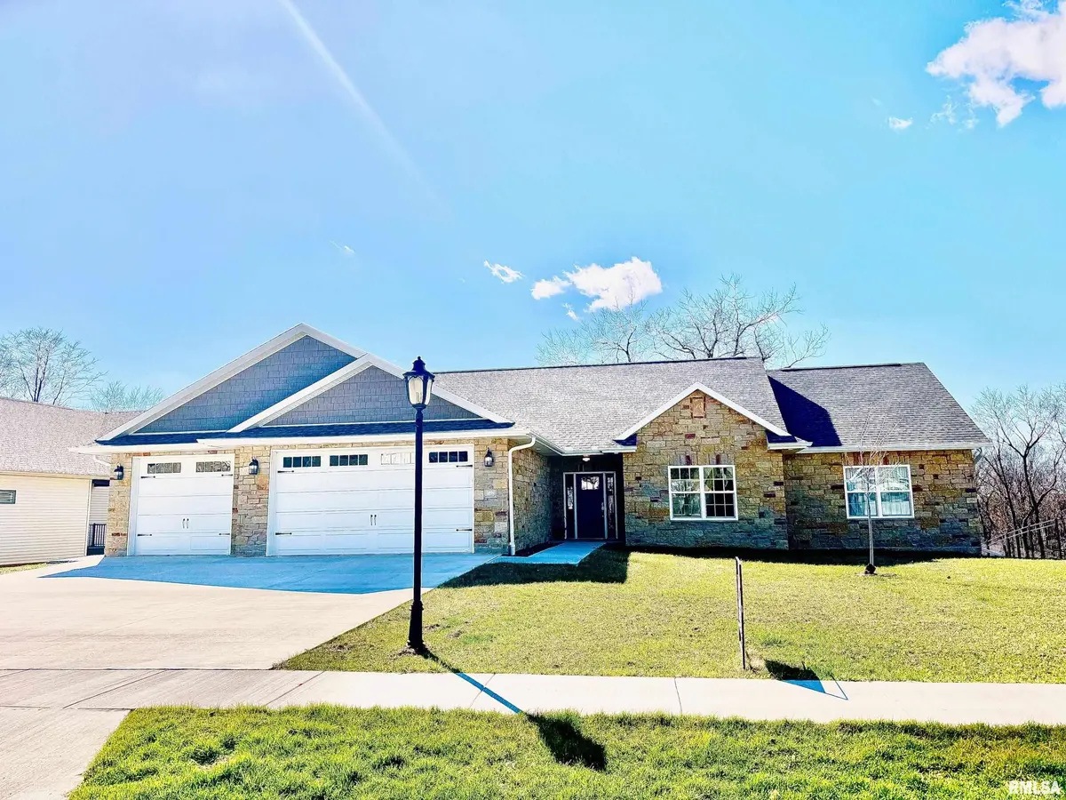 107 SAMUEL CT, Washington, IL 61571