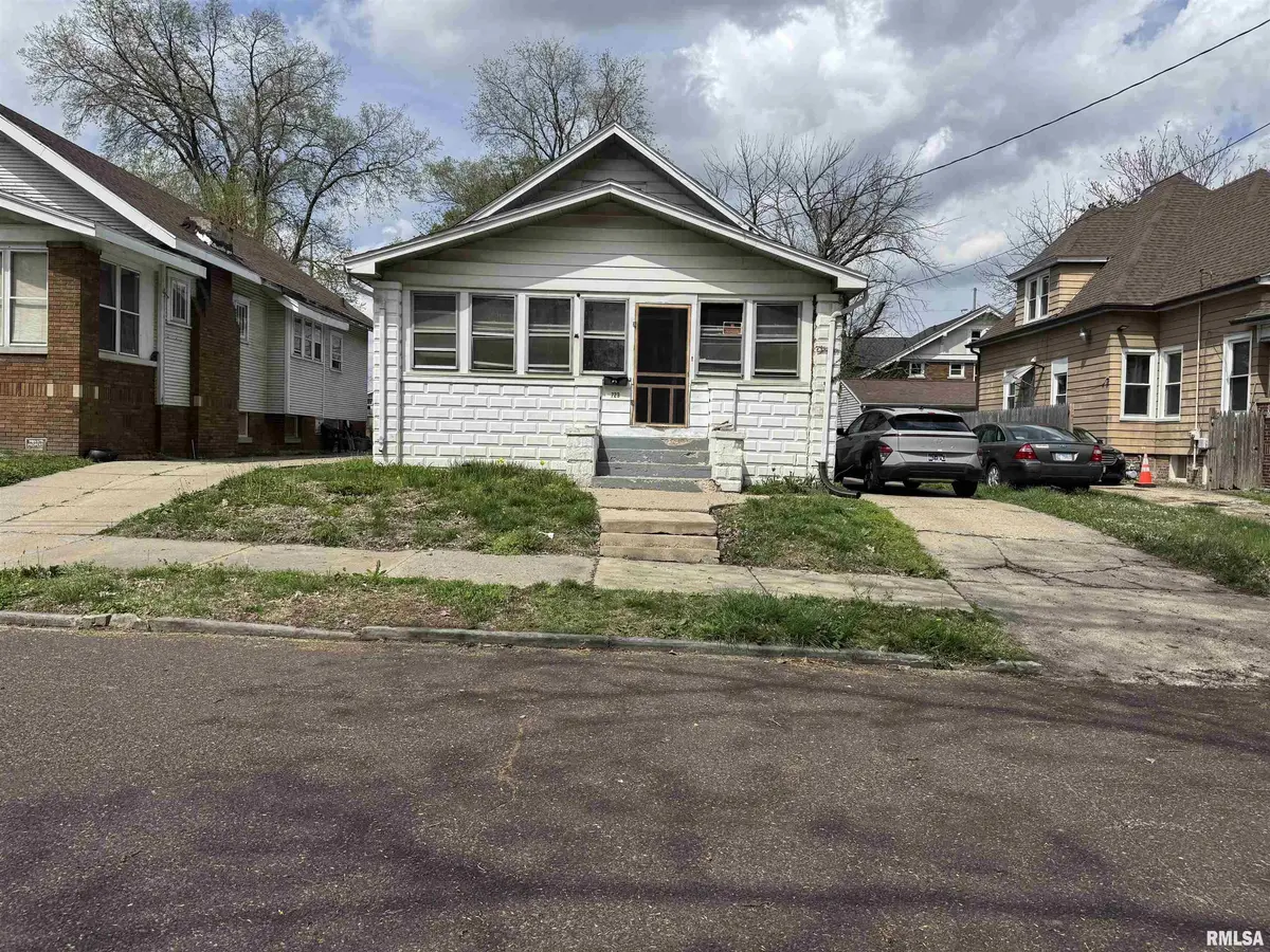 723 E BEHRENDS AVE, Peoria, IL 61603