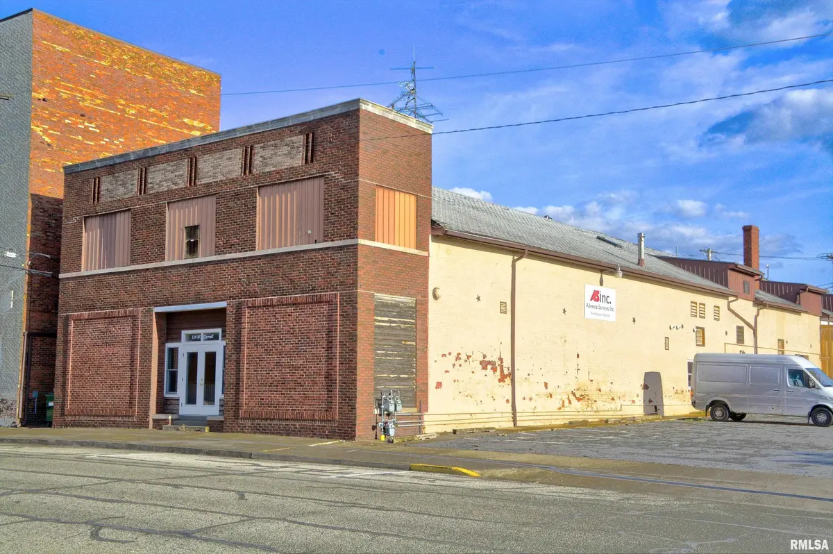 119 W CARROLL ST, Macomb, IL 61455
