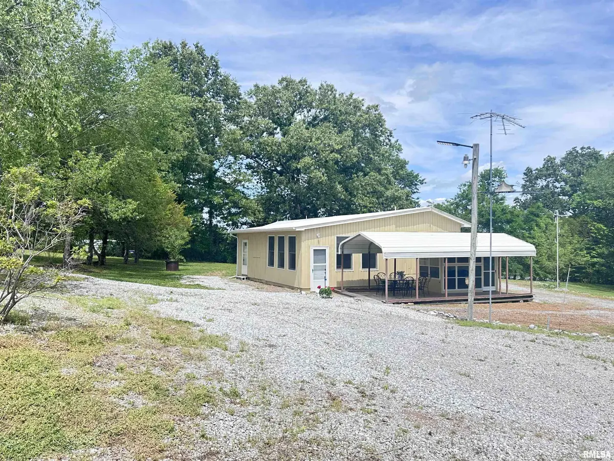 4615 Pleasant Grove RD, Buncombe, IL 62916