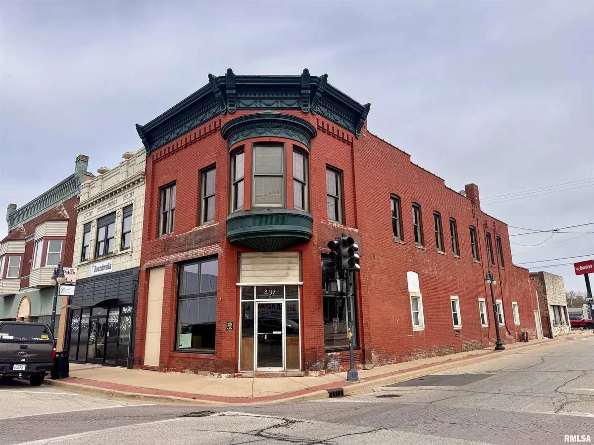 437 COURT ST, Pekin, IL 61554