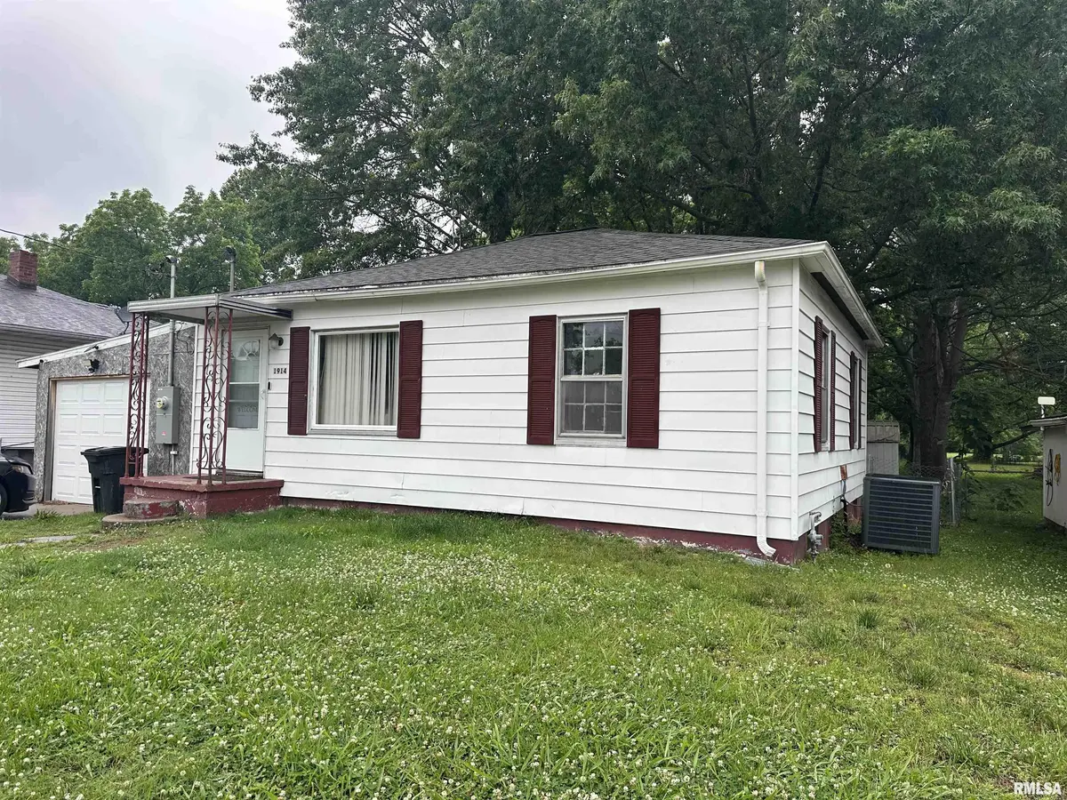 1914 ILLINOIS ST, Murphysboro, IL 62966