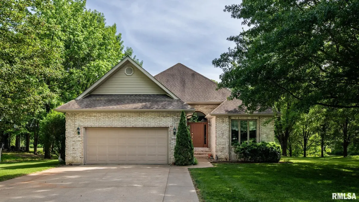 307 Woodlake CT, Carterville, IL 62918