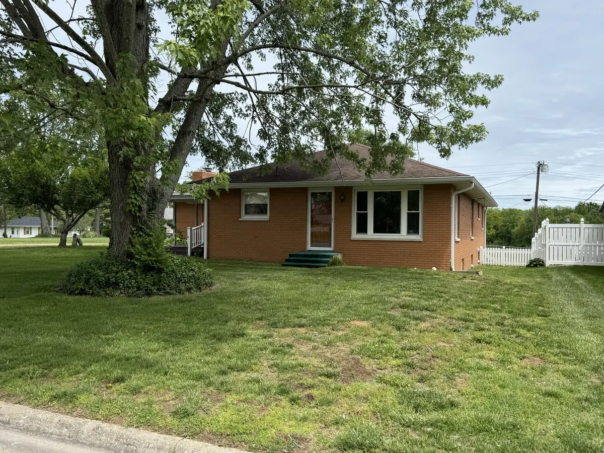 100 Belcher DR, Anna, IL 62906