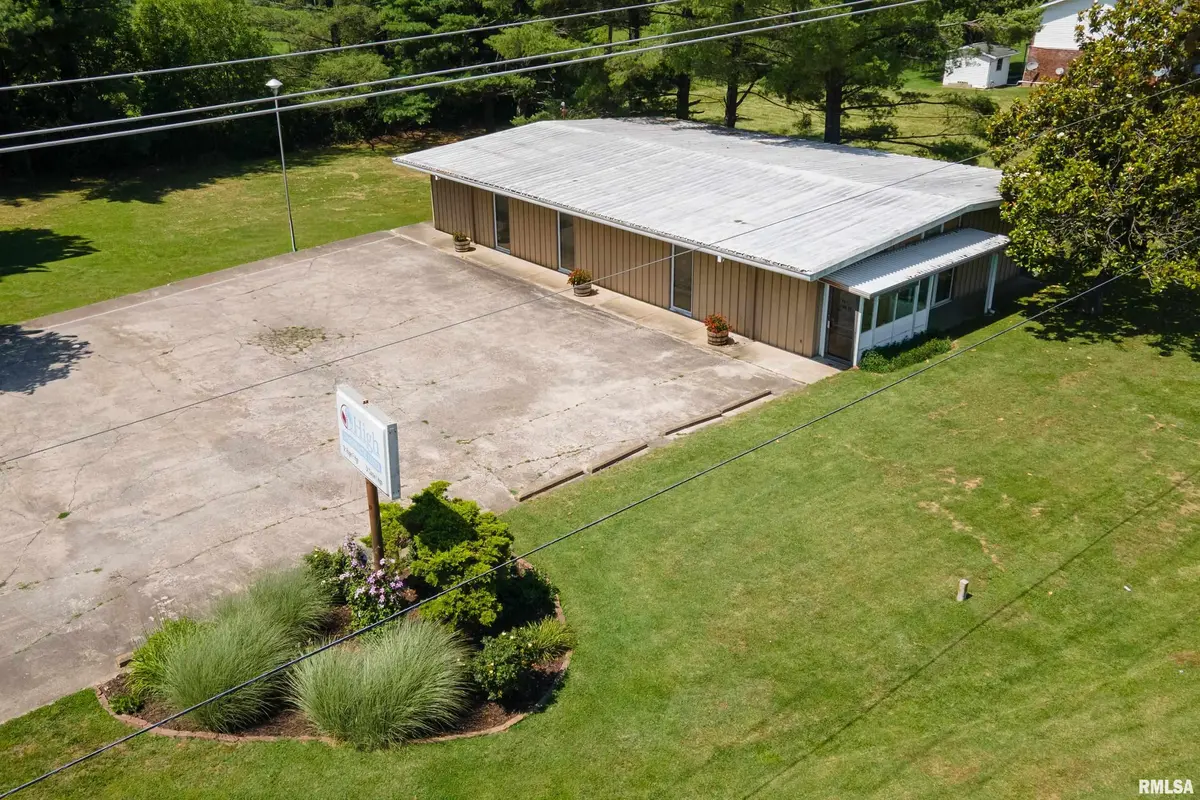 35 Walton LN, Anna, IL 62906