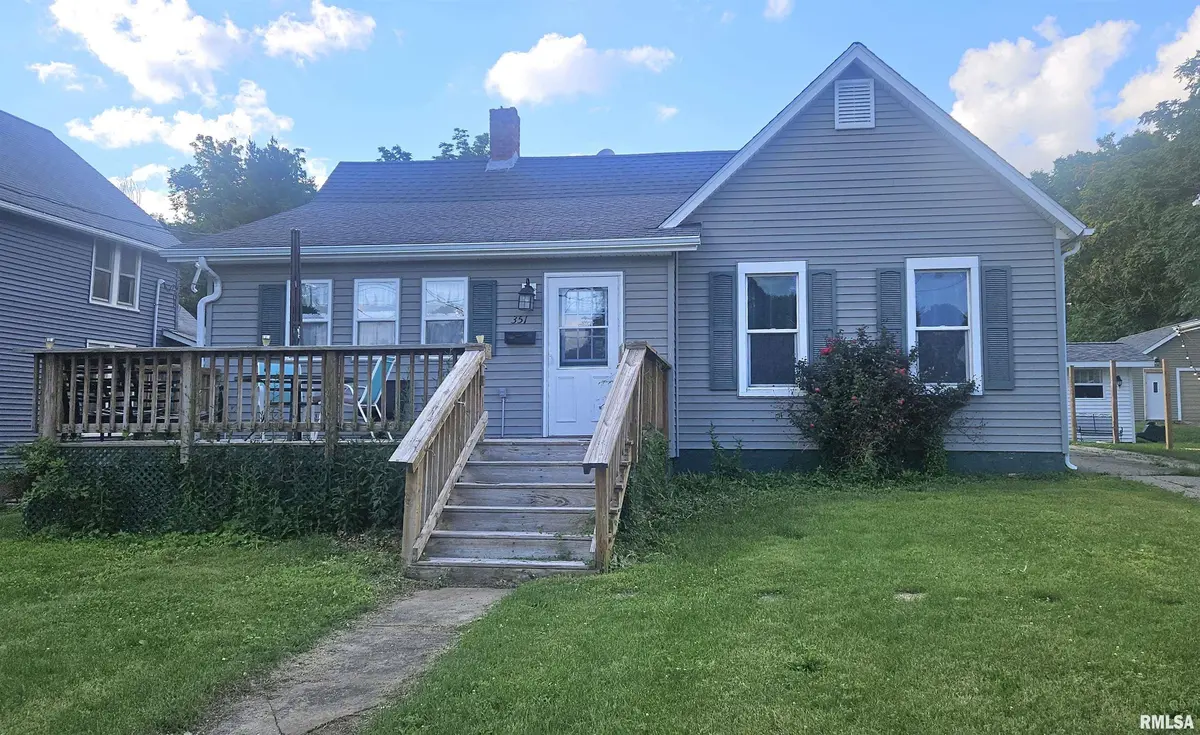 351 W WALNUT ST, Canton, IL 61520