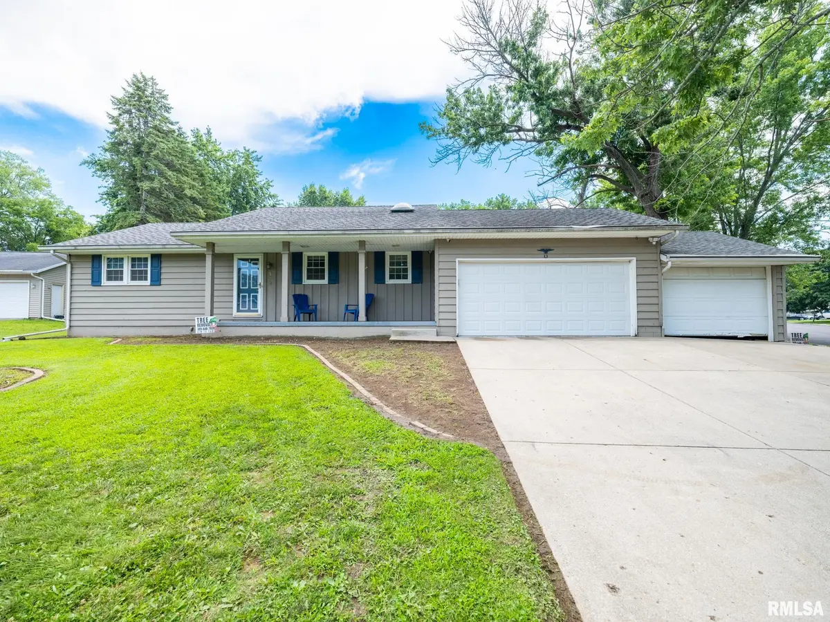 409 GEORGIA Pkwy, Washington, IL 61571
