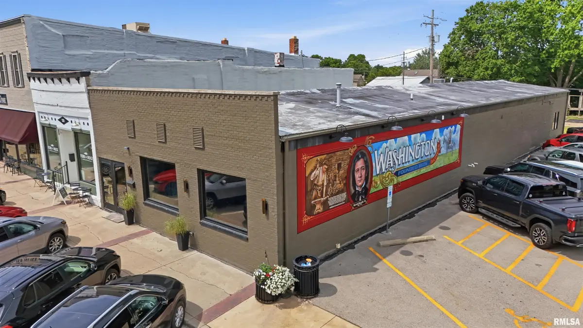 122 N MAIN ST, Washington, IL 61571