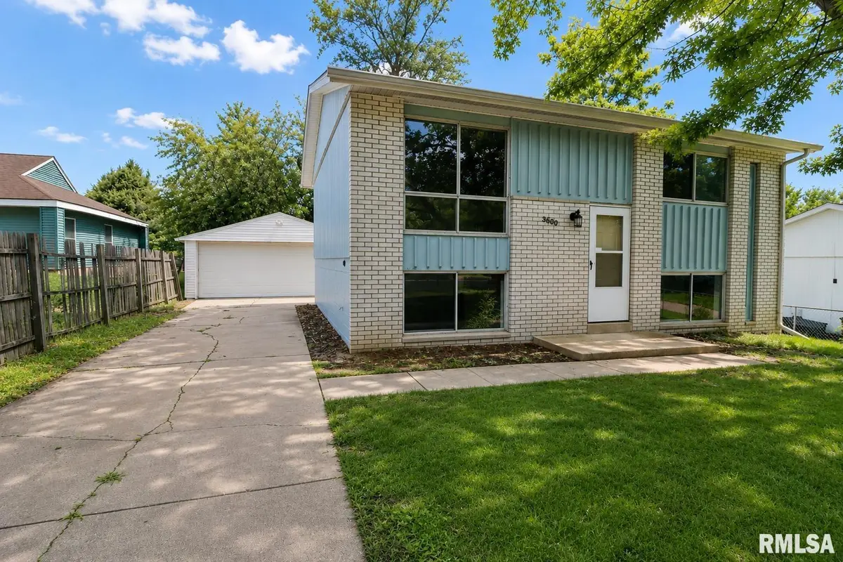 3800 W BRIGHTON AVE, Peoria, IL 61615