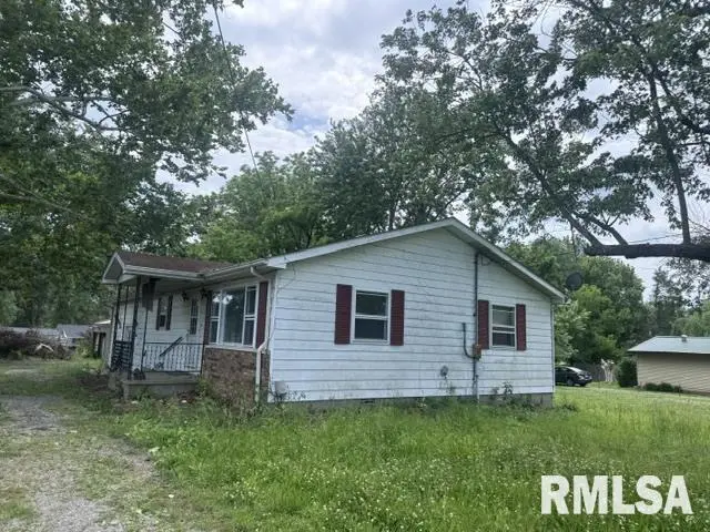 518 N Fife ST, Carrier Mills, IL 62917
