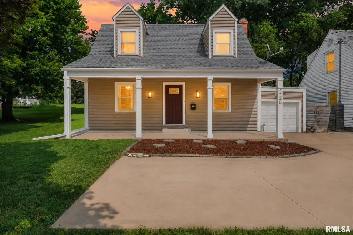 4228 N UNIVERSITY ST, Peoria, IL 61614