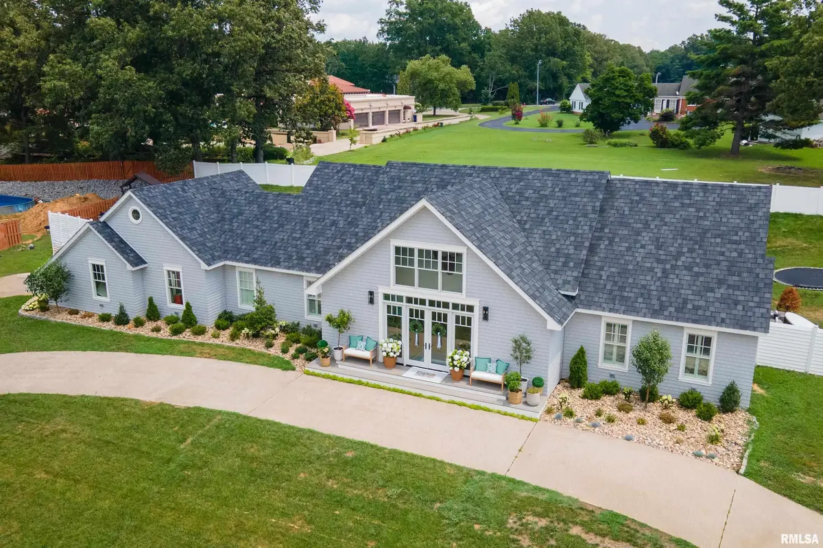 12 CHERRY TREE PL, Harrisburg, IL 62946