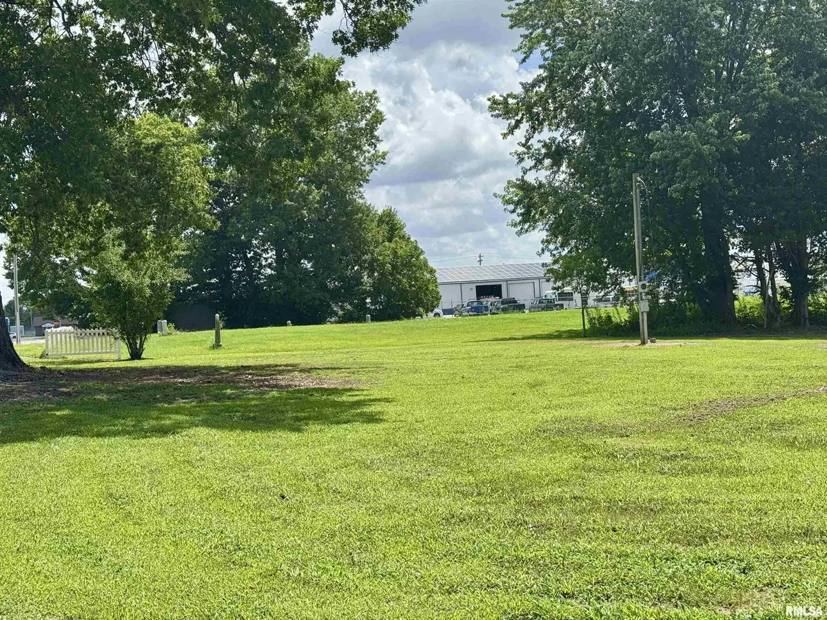 405 N WALKER ST, Marion, IL 62959