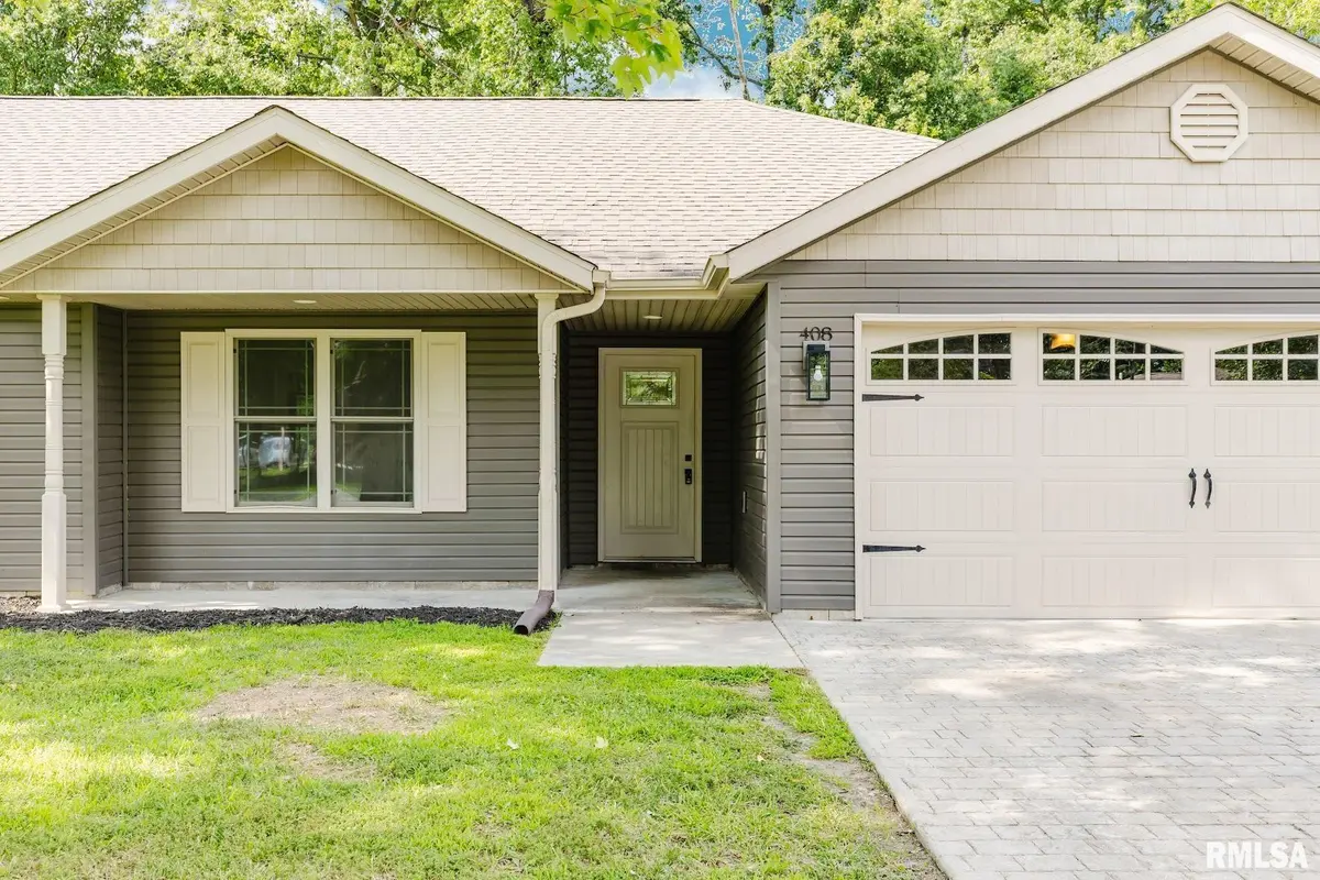 408 Noah LN, Carterville, IL 62918