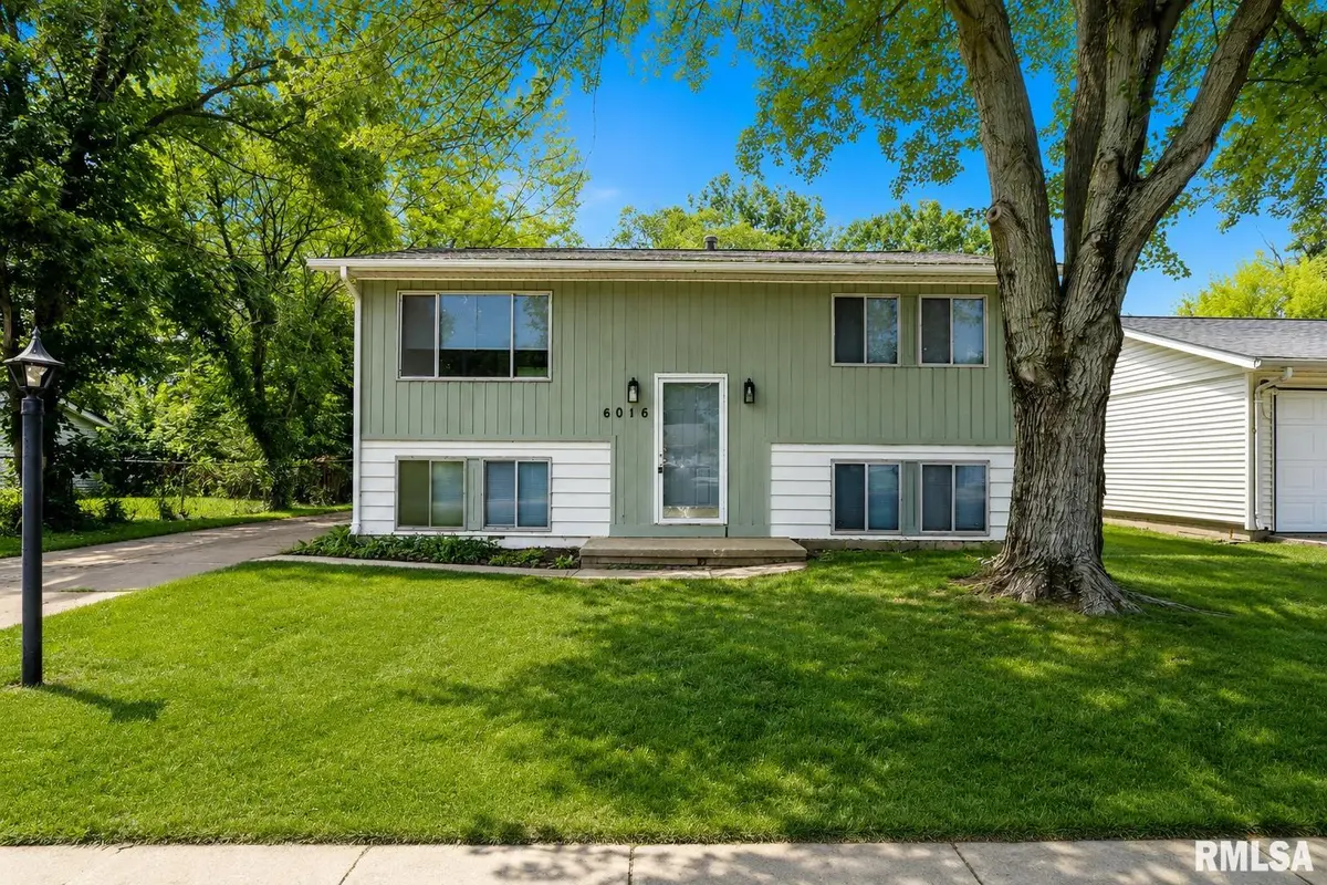 6016 N IDLEWHILE DR, Peoria, IL 61615