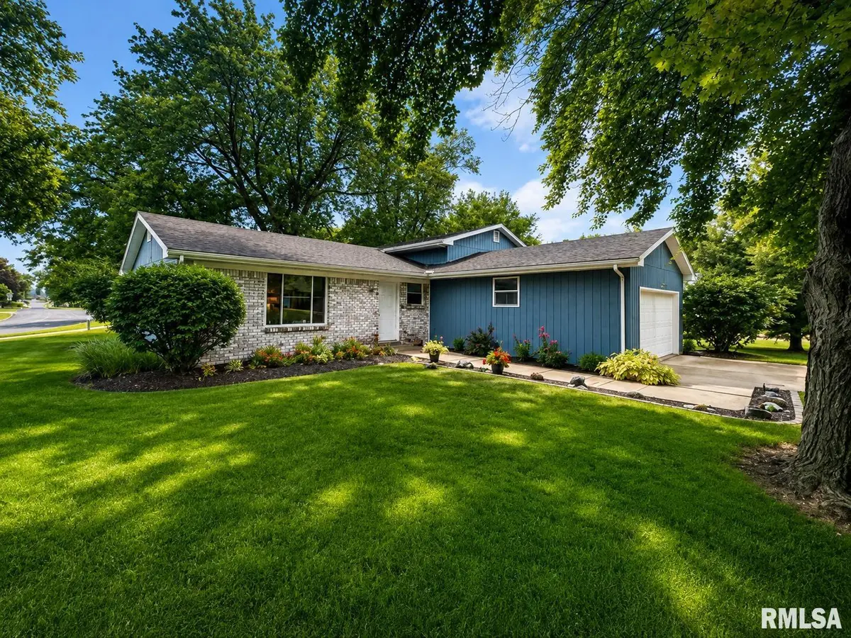 3204 W WESTPORT RD, Peoria, IL 61615