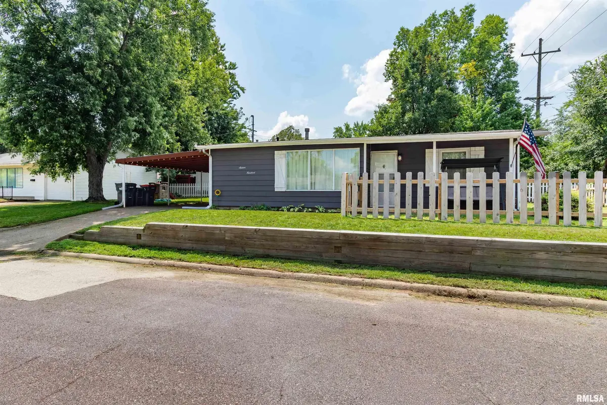 1600 BELLAIRE ST, Pekin, IL 61554