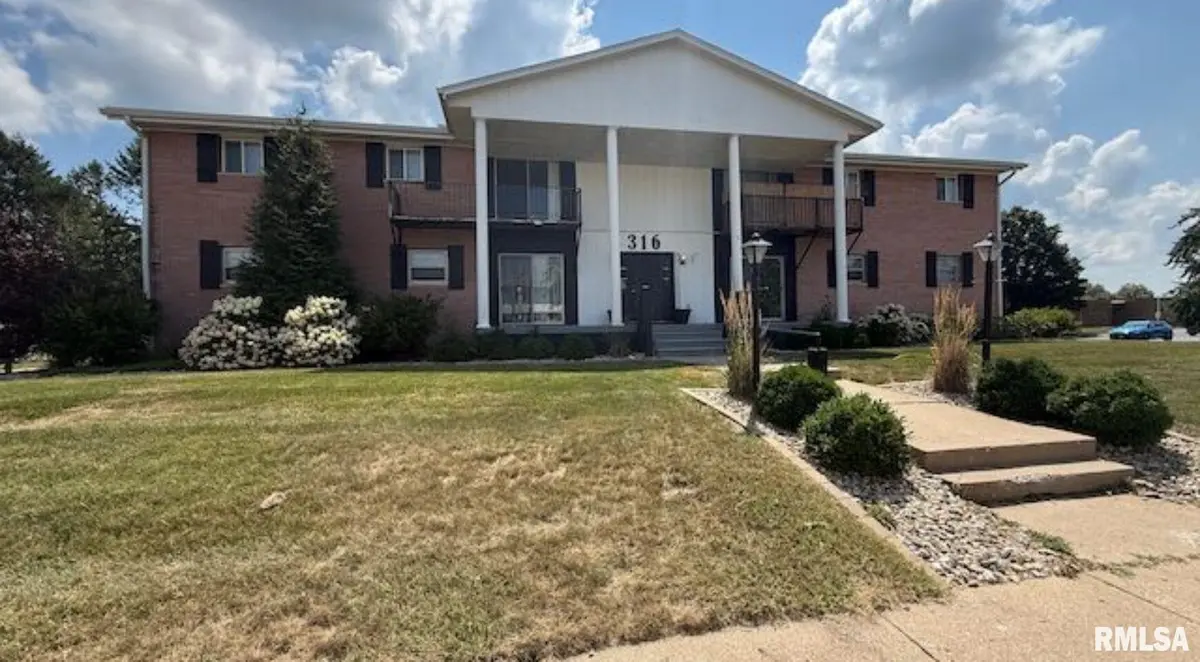316 S RIDGEWOOD DR #A, Chillicothe, IL 61523