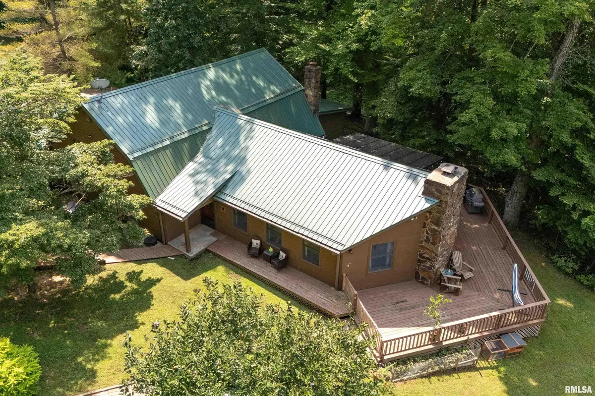 1855 Kratzinger Hollow RD, Cobden, IL 62920