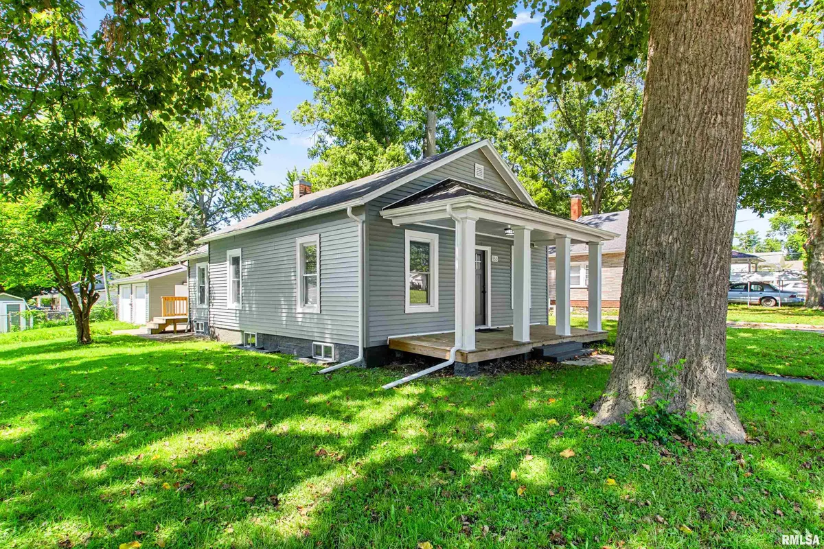 333 S ELM ST, Lincoln, IL 62656