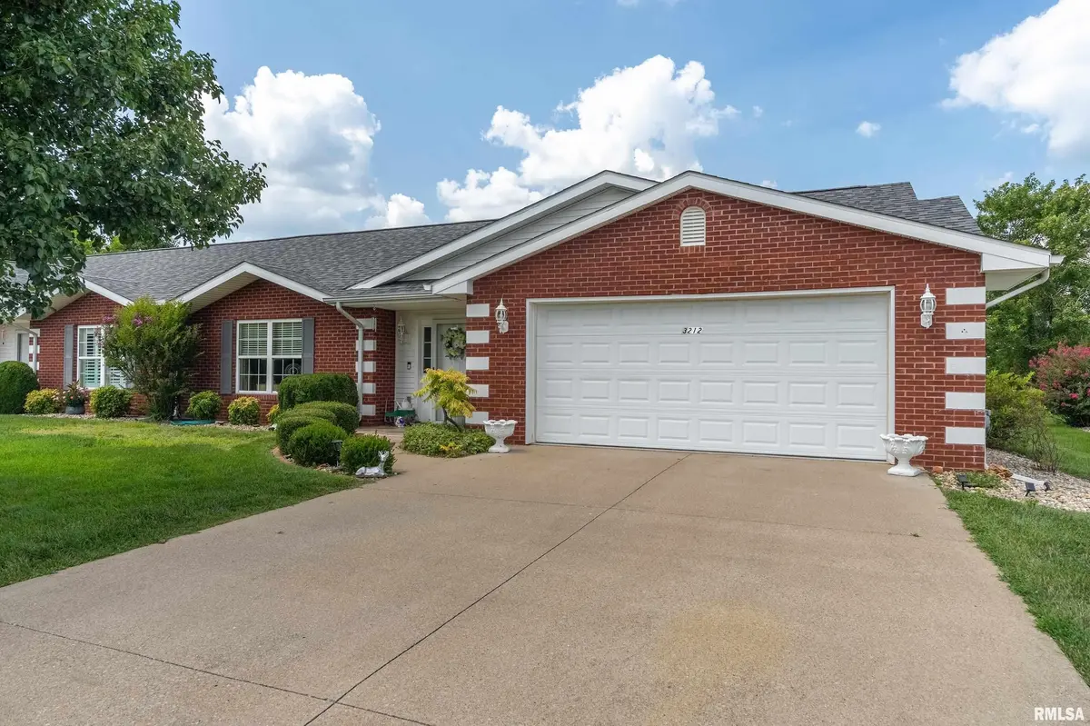 3212 CHEROKEE DR, Marion, IL 62959