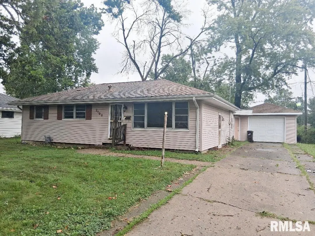 2108 N WINDERMERE AVE, Peoria, IL 61604