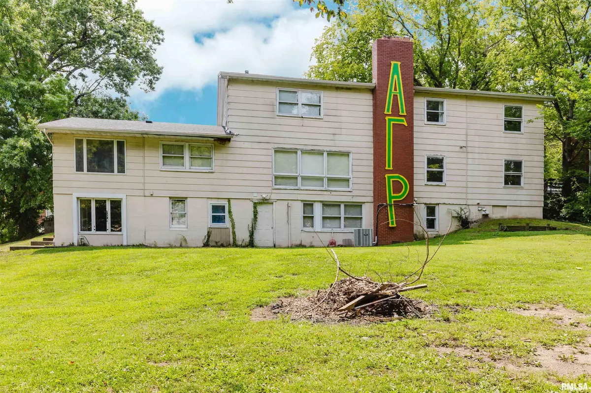 408 W Freeman ST, Carbondale, IL 62901
