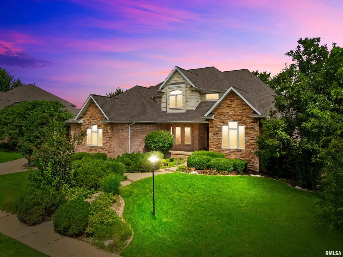 5825 W IVYBRIDGE PL, Peoria, IL 61615