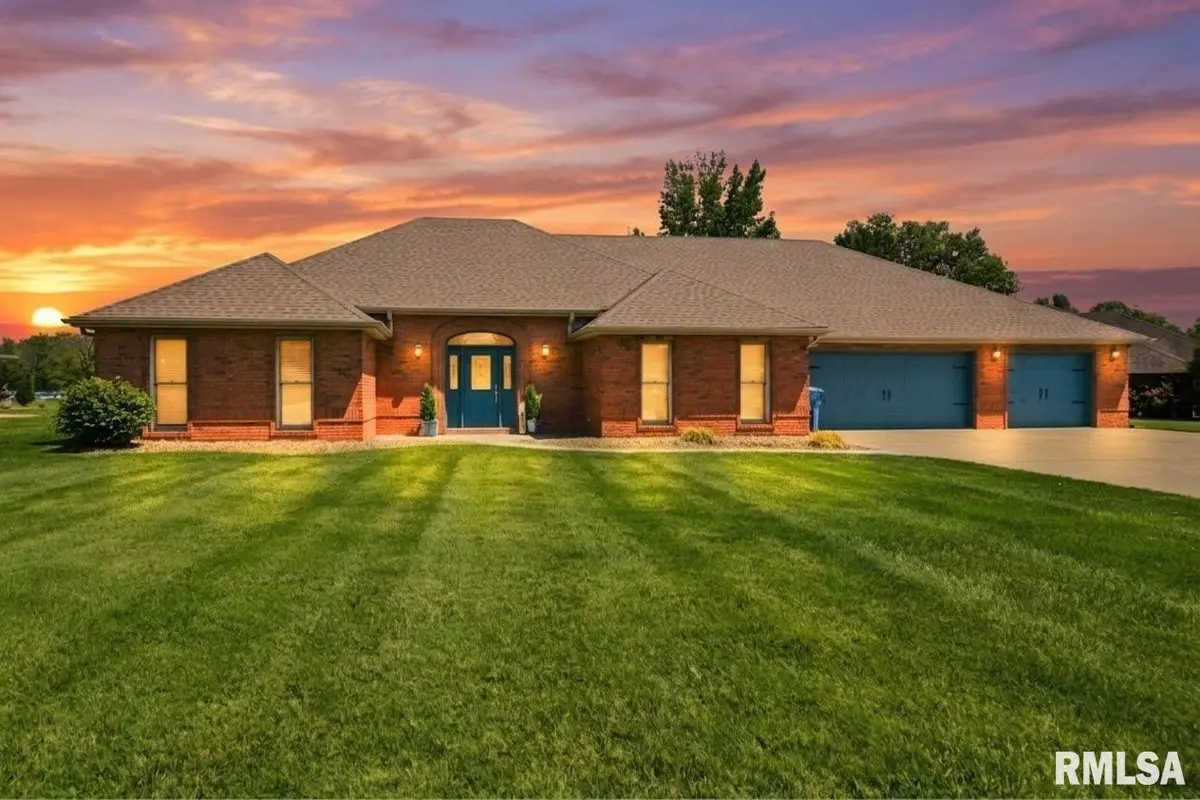 1603 S Eugene LN, Marion, IL 62959