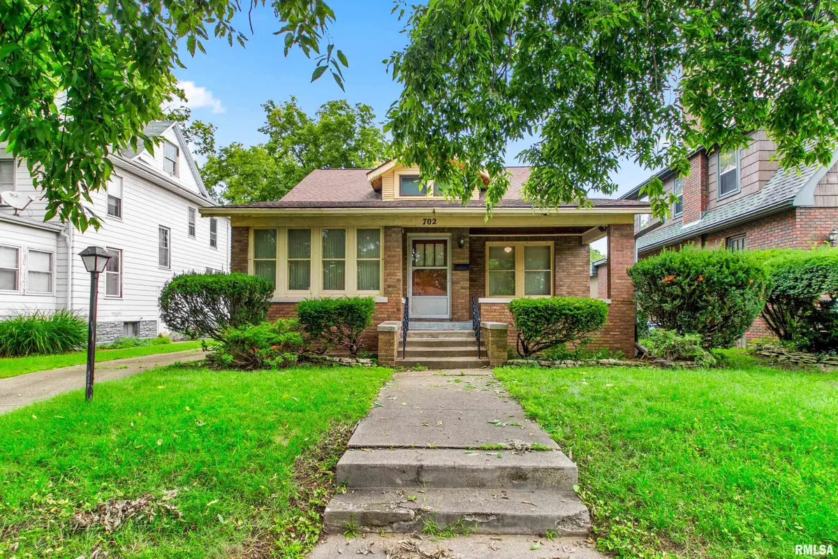 702 S 8TH ST, Pekin, IL 61554