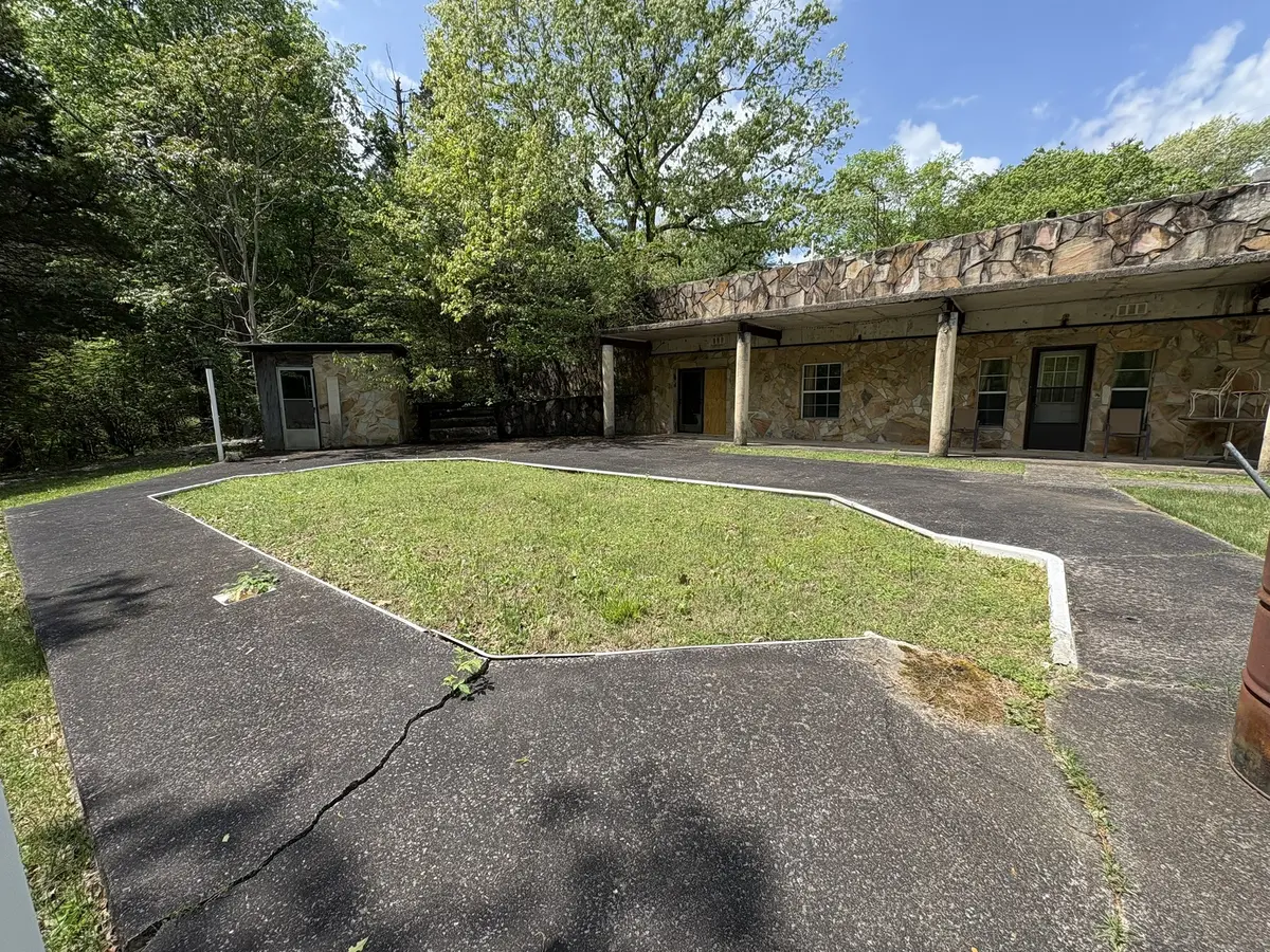 4089 Old Metal Rd, Palmyra, TN 37142