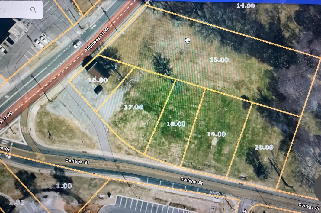 3200 US HWY 31 #W, White House, TN 37188