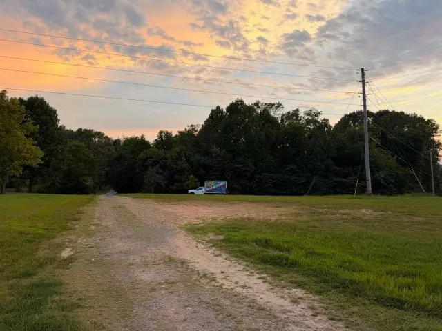 3231 Highway 52 #E, Bethpage, TN 37022