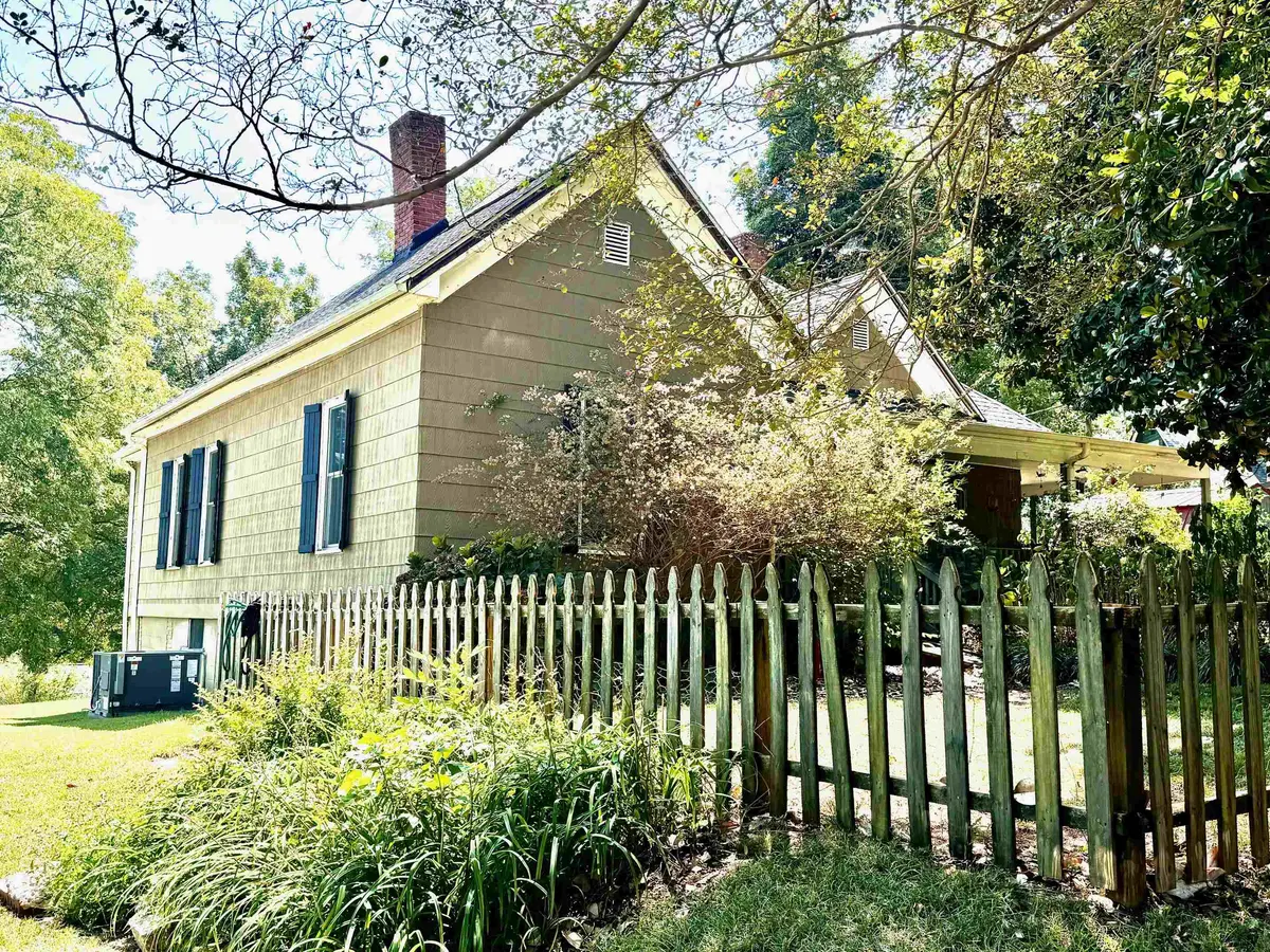 206 E Greenwood ST, Landrum, SC 29356
