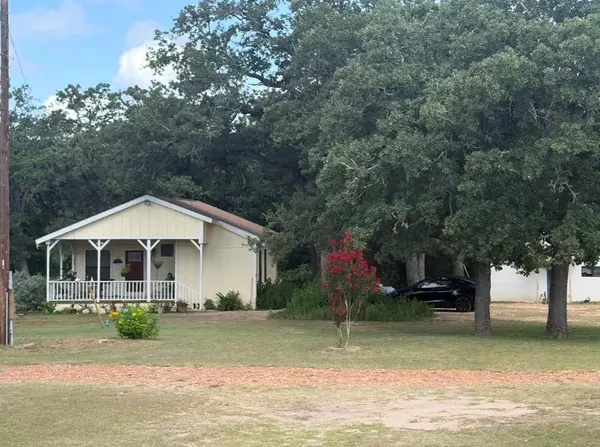 1226 County Road 316, Lexington, TX 78947