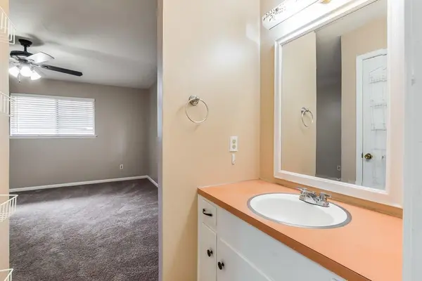 2802 ST EDWARDS CIR #B, Austin, TX 78704