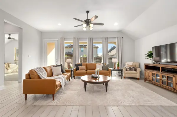 512 Monrovia CT, Liberty Hill, TX 78642