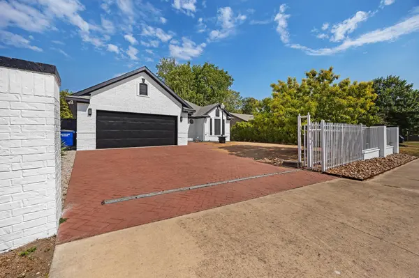 10901 Parkfield DR, Austin, TX 78758