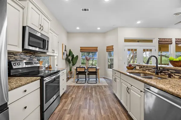 10409 Little Creek CIR, Dripping Springs, TX 78620