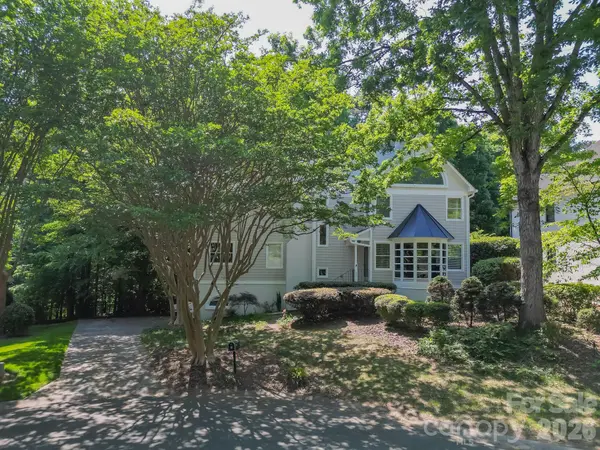 230 N Brackenbury LN, Charlotte, NC 28270