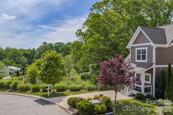 15 Tudor WAY, Black Mountain, NC 28711
