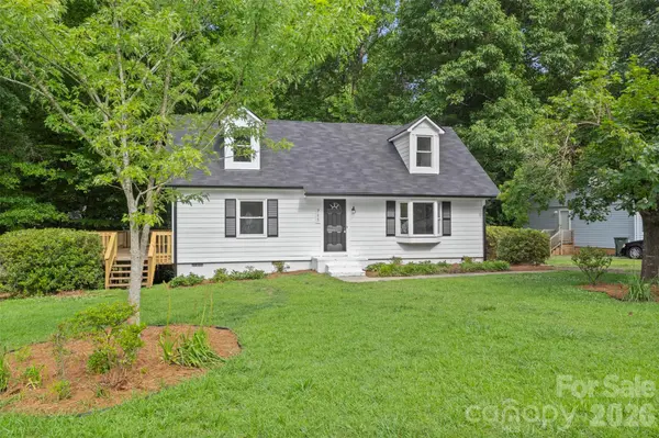 711 King Arthur DR, Gastonia, NC 28056