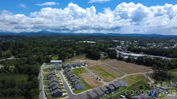 31 Katherine Emilie DR, Hendersonville, NC 28792