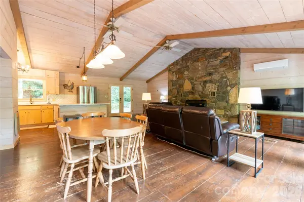 479 Big Ridge RD, Burnsville, NC 28714