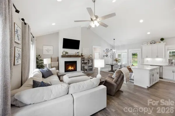301 Pinehurst DR, Kings Mountain, NC 28086
