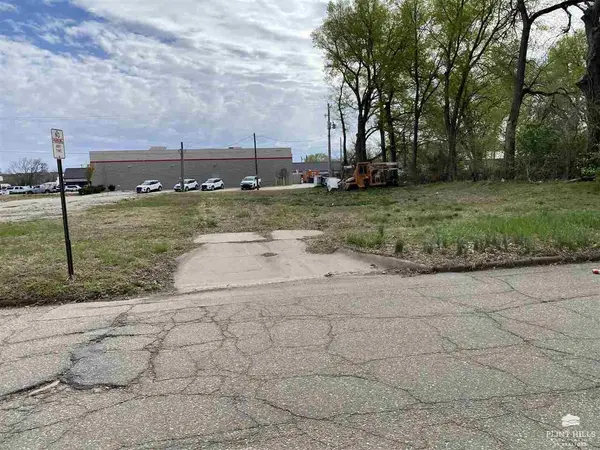 517 Yuma ST, Manhattan, KS 66502