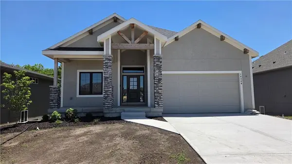 16389 W 170th ST, Olathe, KS 66062