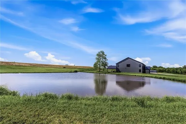 2362 SW US 169 HWY, Gower, MO 64454