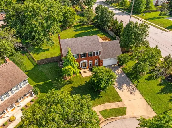 1109 W 120th TER, Kansas City, MO 64145
